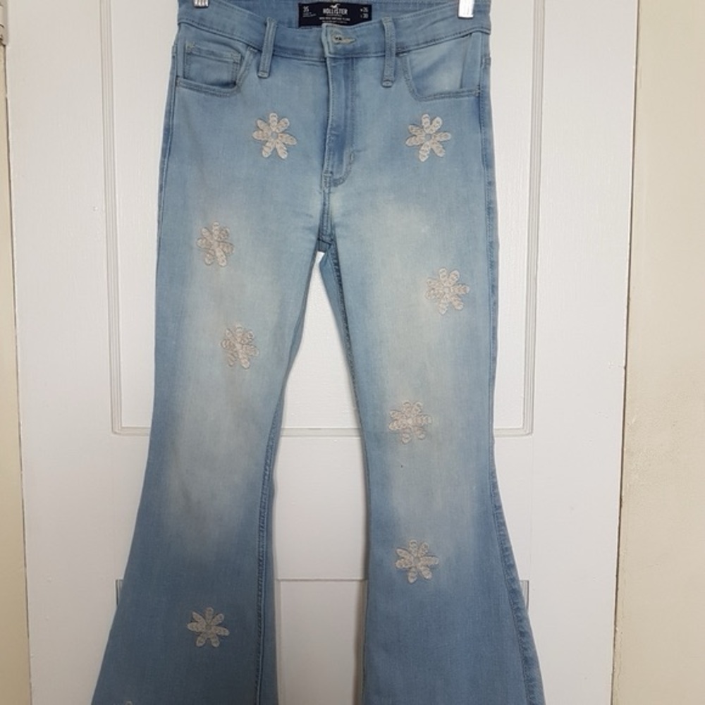 Hollister Boho Embroidered High Rise Vintage Flare Light Wash Denim Jeans Sz 26